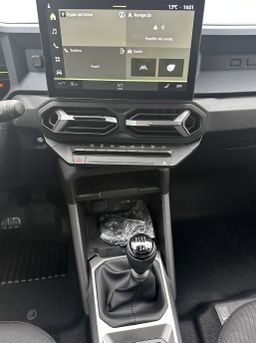 Zunanja slika - Dacia Duster - 1.2 TCe 130 4x4 Journey - 15 - Predogledna slika