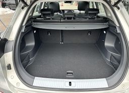 Zunanja slika - Hongqi H5 - 2.0T 4WD LED TITANIUM - NA ZALOGI - 10 - Predogledna slika