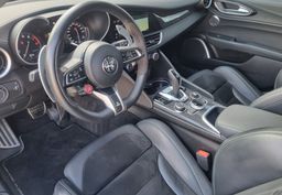 Zunanja slika - Alfa Romeo Giulia - 2.9 V6 Bi-Turbo Quadrifoglio 510hp - HARMAN KARDON - 7 - Predogledna slika
