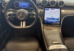 Zunanja slika - Mercedes-Benz C-Razred - C 300e T AMG Line Avt.-360KAM-VIRTUAL-AMBIENT+-MAT - 11 - Predogledna slika