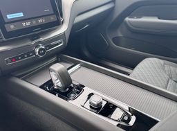 Zunanja slika - Volvo XC60 - B5P  Core AT AWD 3 leta garancije + 3 servisi - 12 - Predogledna slika