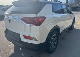 Zunanja slika - KG Mobility Korando - 1.5 T-GDI 110 kW Premium 4WD M T - 3 - Predogledna slika