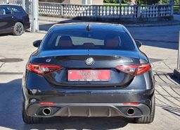 Zunanja slika - Alfa Romeo Giulia - 2.2 Multijet AUT. Q4 Veloce SLOVENSKO POREKLO - 5 - Predogledna slika