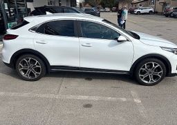 Zunanja slika - KIA XCeed - 1.5 T-GDi EX Way ISG. M T 118 kW - 3 - Predogledna slika