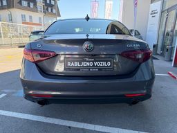 Zunanja slika - Alfa Romeo Giulia - 2.0 Turbo 280 Ti - AVTOMATIK + POTRJENA SERVISNA - 6 - Predogledna slika