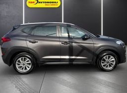 Zunanja slika - Hyundai Tucson - 1.6 GDI 1.LASTNIK SLO VOZILO TEMPOMAT PDC KAMERA - 8 - Predogledna slika