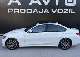 Zunanja slika - BMW Serija 3 - : 320d M Sport-360°-STREŠNO OKNO-ASISTENCE-H K - 4 - Predogledna slika
