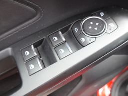 Notranja slika - Ford Focus - 1,0 EcoBoost Trend - 10 - Predogledna slika