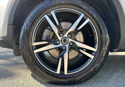 Zunanja slika - Volvo XC40 - B3P Plus Dark Avt - 8 - Predogledna slika