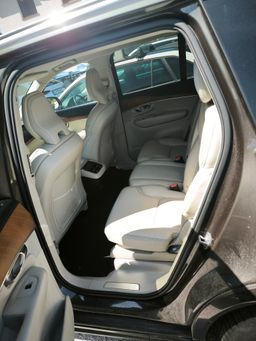 Notranja slika - Volvo XC90 - D5 AWD Inscription Geartronic - 8 - Predogledna slika