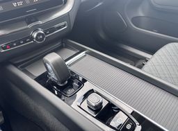 Zunanja slika - Volvo XC60 - B5P  Core AT AWD 3 leta garancije + 3 servisi - 12 - Predogledna slika