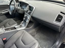 Zunanja slika - Volvo XC60 - D4 A AWD  Momentum-PANORAMA+GRET.SEDEŽEV-BIXENON - 8 - Predogledna slika