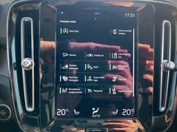 Notranja slika - Volvo XC40 - B4P AWD Inscription Avt. - 16 - Predogledna slika