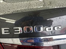 Zunanja slika - Mercedes-Benz E-Razred - E 300 e Exclusive Avt.KAMERA.LED.NAVI.ACC.SAMO 48. - 18 - Predogledna slika