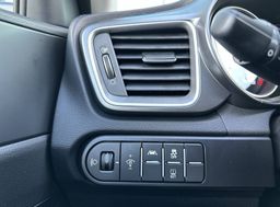 Zunanja slika - KIA Ceed - SW 1.5 T-GDI LX Champion+ ISG - 13 - Predogledna slika