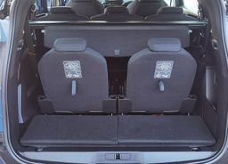 Zunanja slika - Peugeot 5008 - 1.5HDI Active EAT8 LED•TEMP•LANE•7-SED•KAMERA•17C• - 8 - Predogledna slika