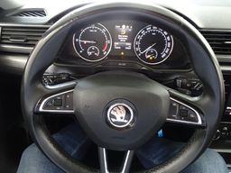 Notranja slika - Škoda Superb - 2.0 TDI Style Comb DSG 4X4 140 kW.NEMŠKI.USNJE.ACC - 31 - Predogledna slika