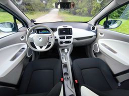 Notranja slika - Renault Zoe - Zen Q210 | 22 kWh | 65 kW | 2016 | 84.920 km - 9 - Predogledna slika