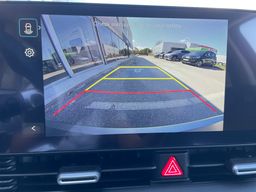 Notranja slika - Hyundai Ioniq 5 - FL Premium 84 kWh / topl. črpalka, el. kljuke - 6 - Predogledna slika