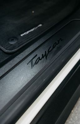 Zunanja slika - Porsche Taycan Sport Turismo - 21 COL Pano Zračno vzmetenje BOSE Radar - 15 - Predogledna slika