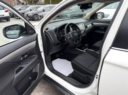 Zunanja slika - Mitsubishi Outlander - 2.2 DI-D 4WD AUT INSTYLE 7SEDEŽEV XENON ACC KAMERA - 13 - Predogledna slika