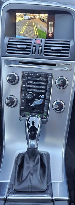 Zunanja slika - Volvo XC60 - D4 AUT. SIGNATURE +Xenon+ACC+Kamera +Pano+Usnje... - 10 - Predogledna slika