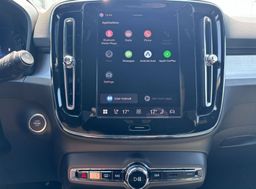 Zunanja slika - Volvo XC40 - B3  P  163hp Core 3 leta garancije + 3 servisi - 15 - Predogledna slika