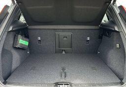 Zunanja slika - Volvo XC40 - B3P Plus Dark Avt - 11 - Predogledna slika