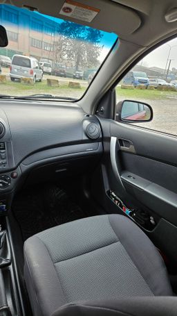 Notranja slika - Chevrolet Aveo - 1,2 16V Base - 6 - Predogledna slika