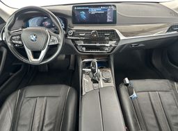 Zunanja slika - BMW Serija 5 - : 530e xDrive LUXURY.KAMERA.NAVI.USNJE.LED.ALU.4X4 - 18 - Predogledna slika