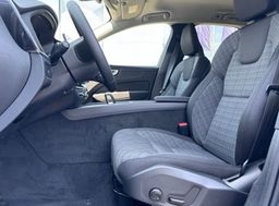 Zunanja slika - Volvo XC60 - B5P  Core AT AWD 3 leta garancije + 3 servisi - 7 - Predogledna slika