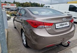 Zunanja slika - Hyundai Elantra - 1.6 CVVT STYLE ZELO LEPO OHRANJENO VOZILO... - 8 - Predogledna slika