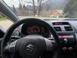 Notranja slika - Suzuki SX4 - Suzuki  1.5 GLX 2WD - 18 - Predogledna slika