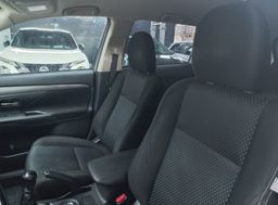 Zunanja slika - Mitsubishi Outlander - 2.2 DI-D 4WD INTENSE+ 7 sed. - 8 - Predogledna slika
