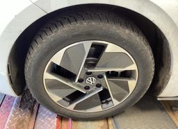 Zunanja slika - VW ID.3 - Pro Perf 150 kW bat. 58 kWh NEMŠKI+4ALU.KAMERA.ACC - 11 - Predogledna slika