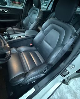 Zunanja slika - Volvo V60 - D4 PANO-FullLED-Usnje-KAM-Mkot-PDC-Gretje-KljukaDE - 17 - Predogledna slika