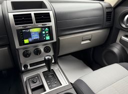Zunanja slika - Dodge Nitro - 2.8 16V CRD 4WD AUT. SLO.VOZILO MULTIMEDIJA KAMERA - 18 - Predogledna slika