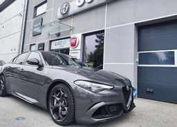 Zunanja slika - Alfa Romeo Giulia - 2.9 V6 Bi-Turbo 510 Quadrifoglio AT8 - 1 - Predogledna slika