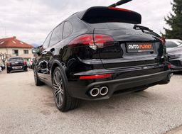 Zunanja slika - Porsche Cayenne - DIESEL 3.0 SLO CHRONO FULL LED ACC PANO ALU21 - 4 - Predogledna slika