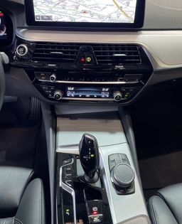 Zunanja slika - BMW Serija 5 - Touring: 1.LASTNIK-BUSINESS-RADAR-NAVI-MEMORY-USNJE - 13 - Predogledna slika