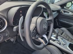 Zunanja slika - Alfa Romeo Giulia - 2.0 Turbo 280 Q4 Veloce - KOT NOVO - SAMO 9.022KM - 12 - Predogledna slika