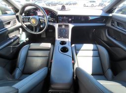 Zunanja slika - Porsche Taycan - 4S PERFORMANCE HLAJ SED KEYLESS KAM BOSE - 7 - Predogledna slika