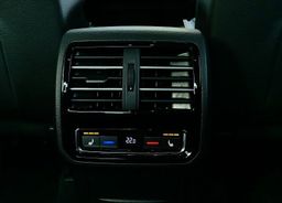 Zunanja slika - VW Passat - LIMUZ-2.0TDI-150KM-HIGHLINE-VIRTUAL-KAMERA-ACC-17C - 20 - Predogledna slika