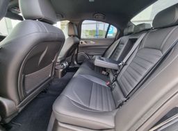 Zunanja slika - Alfa Romeo Giulia - 2.0 Turbo 280 Q4 Veloce - KOT NOVO - SAMO 9.022KM - 8 - Predogledna slika