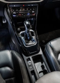 Zunanja slika - VW T-Roc - R LINE-VIRTUAL-RADAR-KEYLESS-MEMORY-NAVI-LED-LANE - 13 - Predogledna slika