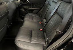 Zunanja slika - Mitsubishi Outlander - Black Edition PHEV 4WD 2.4  Avt. - NA ZALOGI - - 10 - Predogledna slika