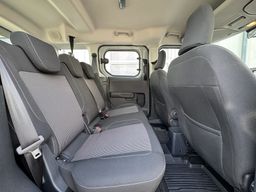 Zunanja slika - Ford Tourneo Courier - 1.0 ECOBOOST 125KM TREND 1.LAST. SLO POREKLO - 11 - Predogledna slika