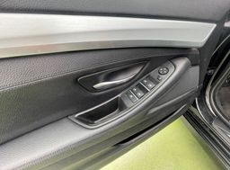 Zunanja slika - BMW Serija 5 - Touring: 520d 140 KW BI-XSENON.NAVI.USNJE.PDC S+Z - 18 - Predogledna slika