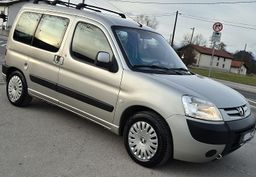 Zunanja slika - Peugeot Partner - Kombi STYLE 1.6 HDi 90 LEPO OHRANJEN - 2 - Predogledna slika