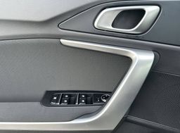 Zunanja slika - KIA Ceed - SW 1.5 T-GDi LX Champion+ ISG. MT... - 19 - Predogledna slika